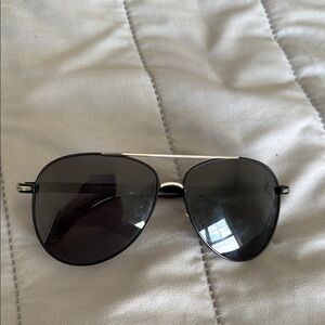 Stylish Black Aviator Sunglasses